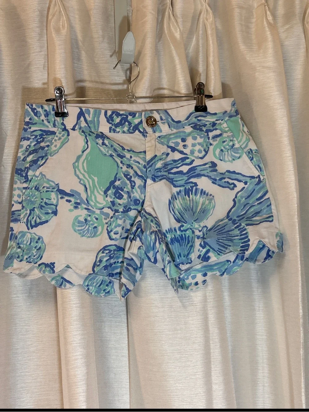 Lilly Pulitzer Buttercup Scallop Hem Shorts Shell Print Blue Green 2 - Picture 3 of 7
